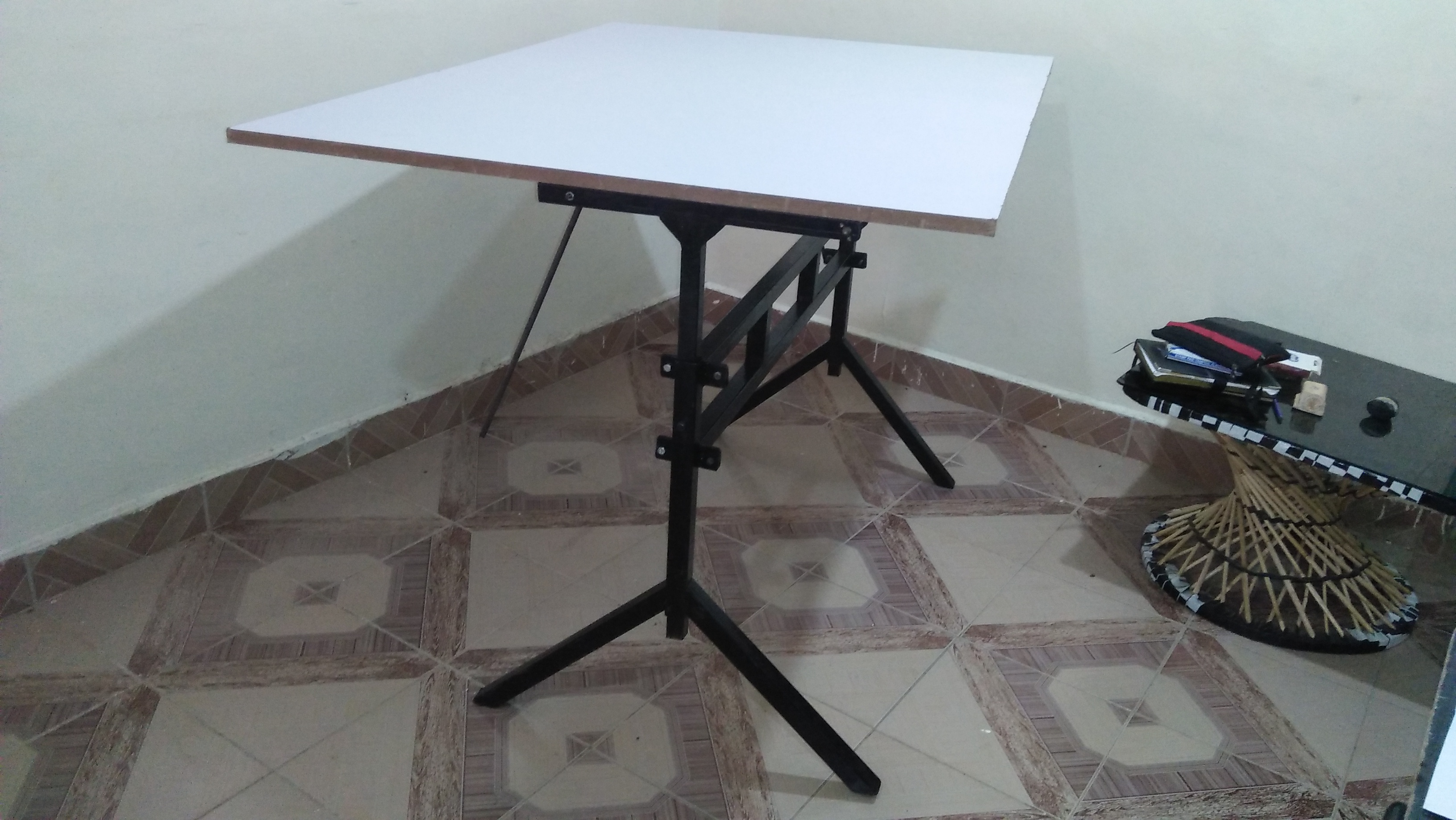 Drafting Table (Nyundoo Professional Drafting Table) - Project Image